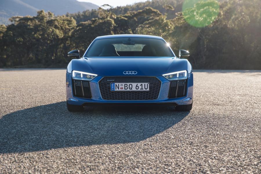  Audi R8 V10 Plus 2016 года  (AU) (фото 7 из 16)